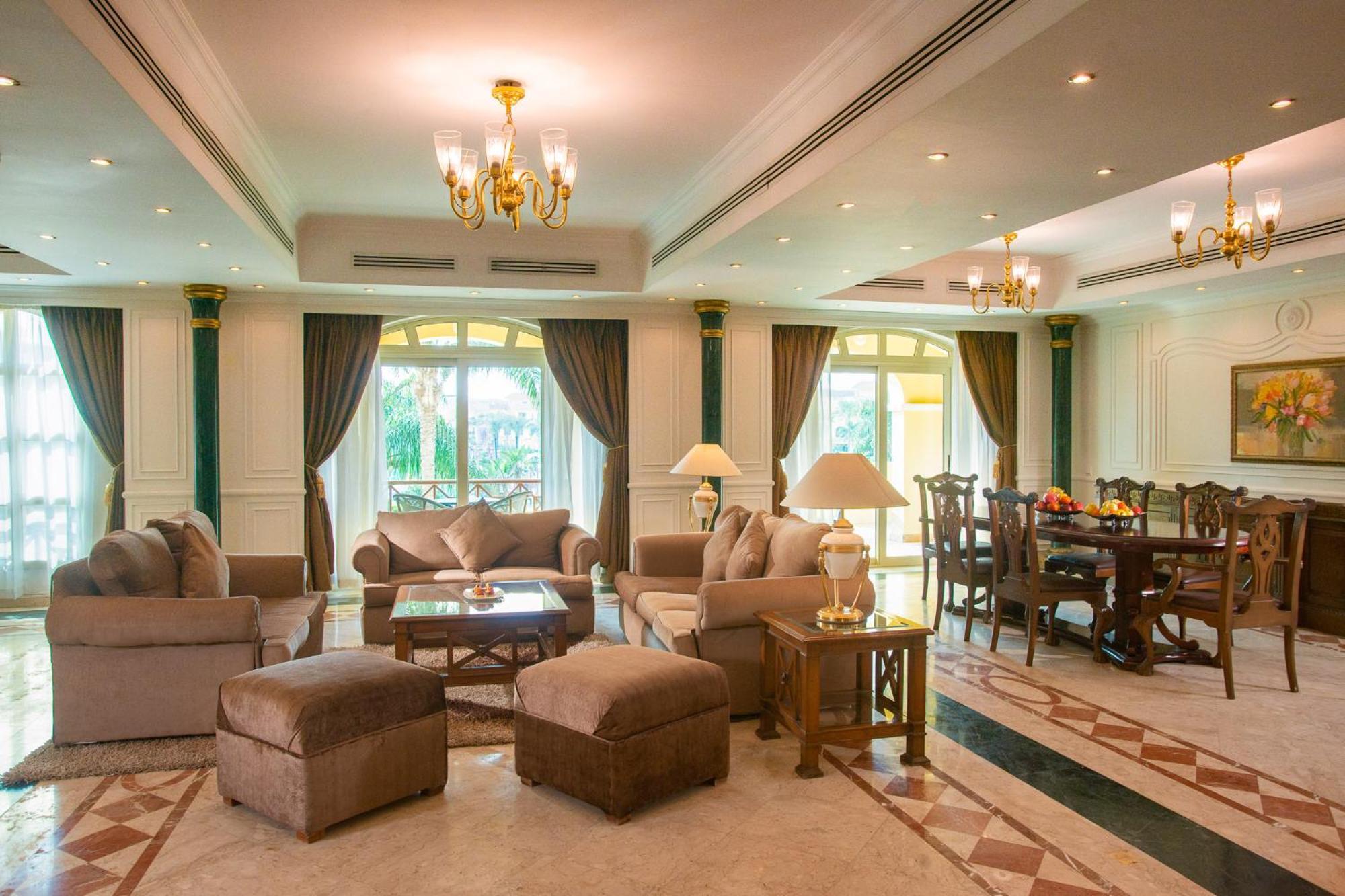 Moevenpick Hotel Cairo - Media City ギーザ エクステリア 写真 A living room in a luxury villa